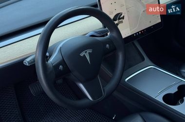 Седан Tesla Model 3 2021 в Ровно