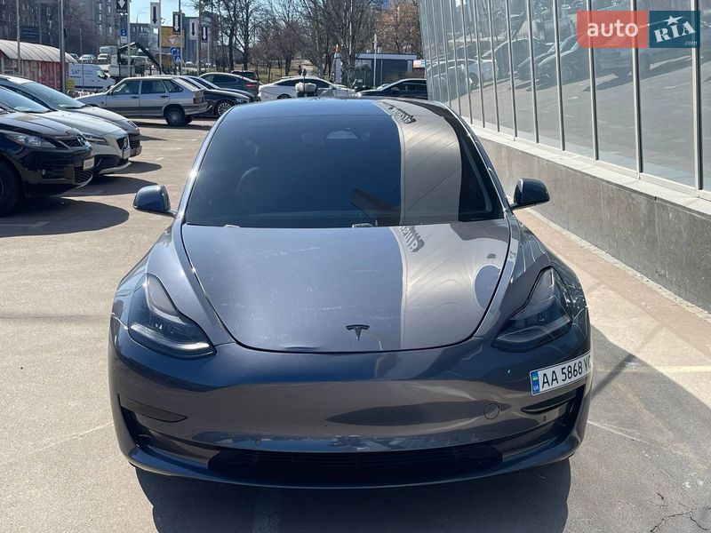 Седан Tesla Model 3 2020 в Києві