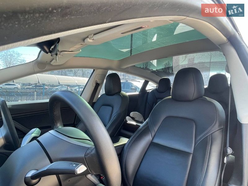 Седан Tesla Model 3 2020 в Києві