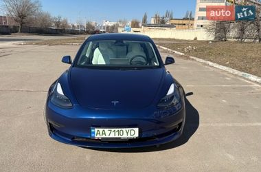 Седан Tesla Model 3 2022 в Киеве