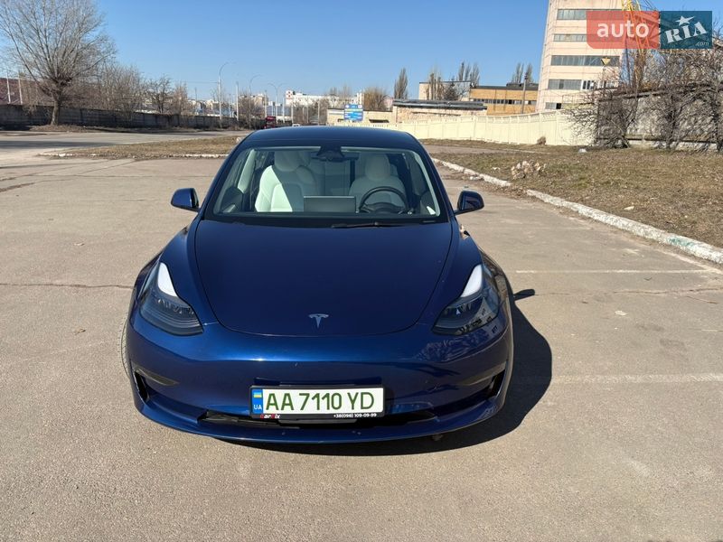 Седан Tesla Model 3 2022 в Києві