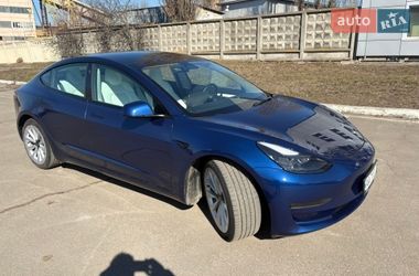 Седан Tesla Model 3 2022 в Киеве