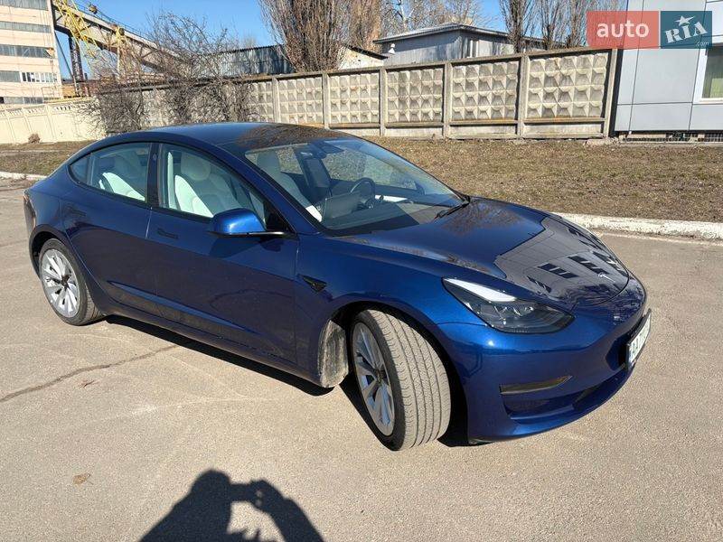 Седан Tesla Model 3 2022 в Києві