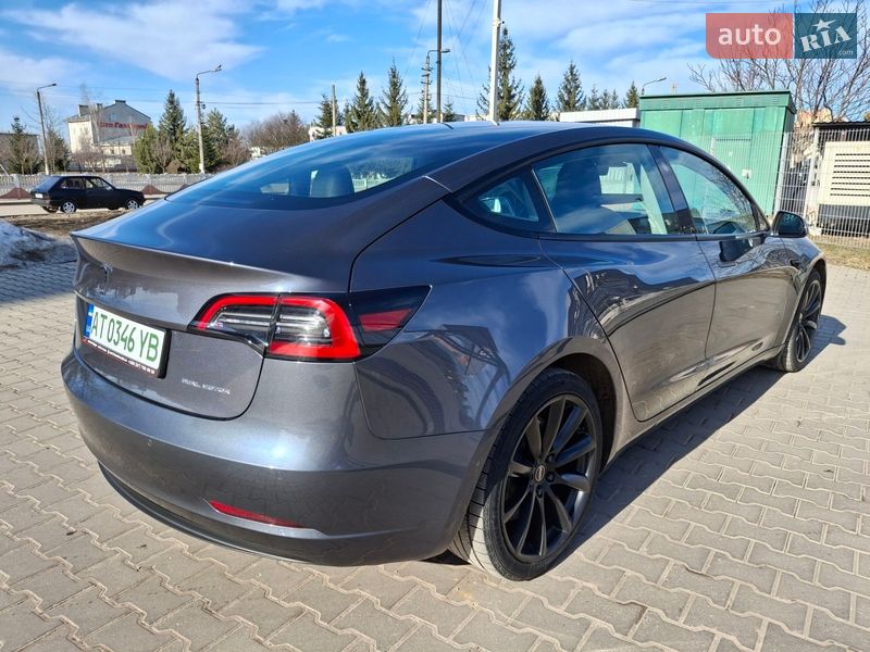 Седан Tesla Model 3 2022 в Ивано-Франковске