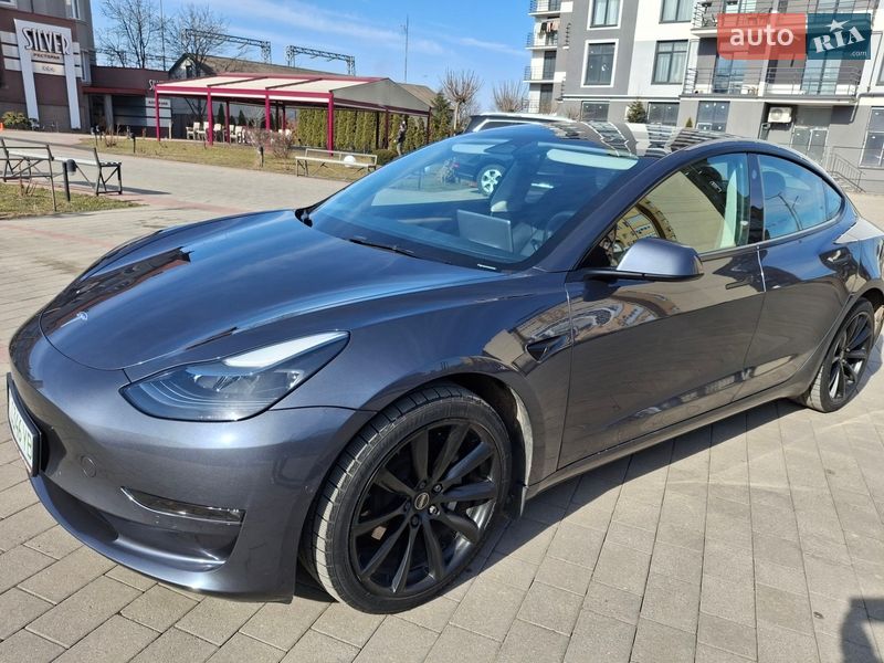 Седан Tesla Model 3 2022 в Ивано-Франковске