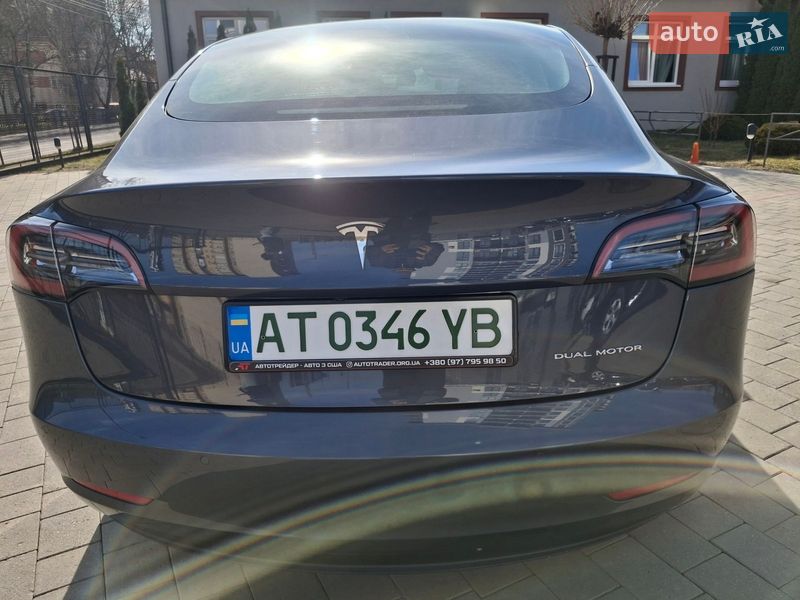 Седан Tesla Model 3 2022 в Ивано-Франковске