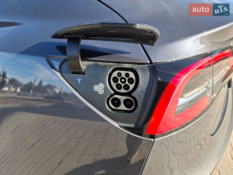Седан Tesla Model 3 2022 в Ивано-Франковске