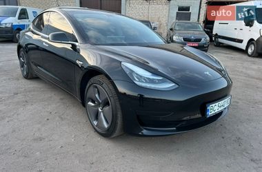 Седан Tesla Model 3 2020 в Радивиліві
