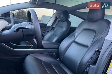 Седан Tesla Model 3 2020 в Радивиліві