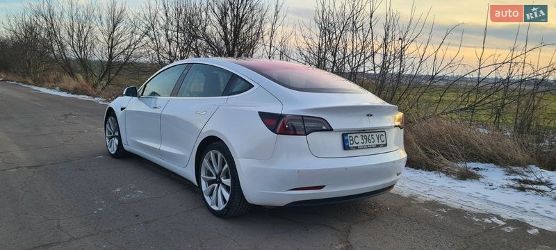 Седан Tesla Model 3 2017 в Нововолинську фото 13 Седан Tesla Model 3 2017 в Нововолинську