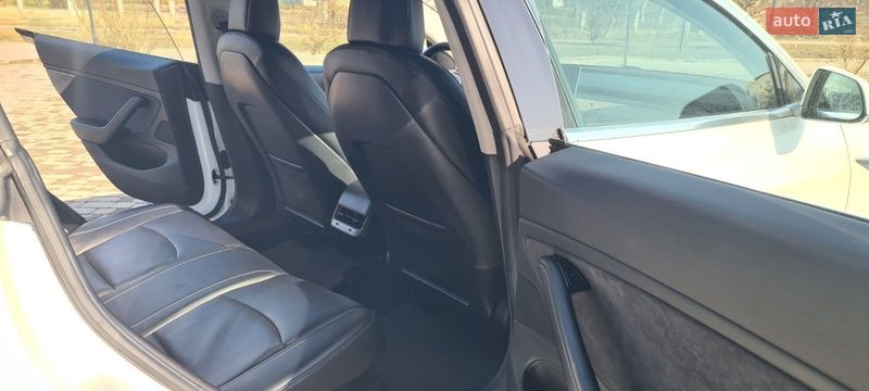 Седан Tesla Model 3 2017 в Нововолинську фото 26 Седан Tesla Model 3 2017 в Нововолинську