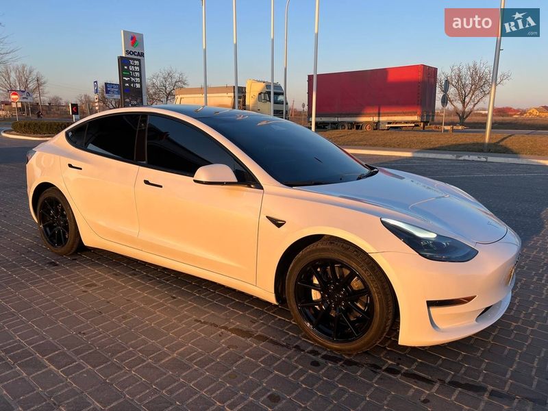 Седан Tesla Model 3 2022 в Одессе