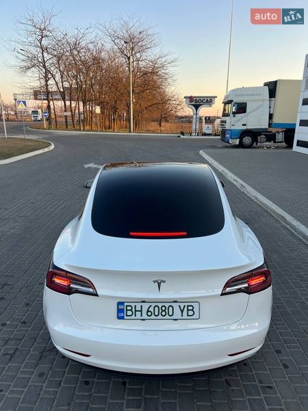Седан Tesla Model 3 2022 в Одессе