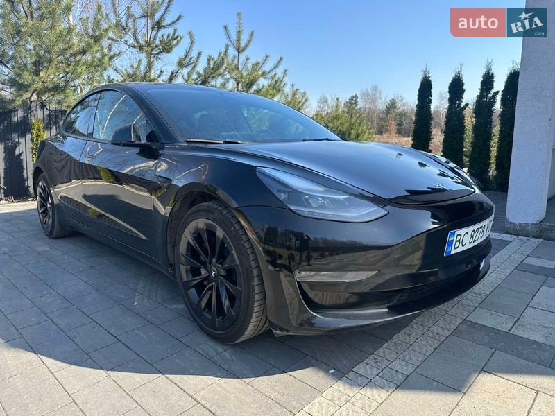 Седан Tesla Model 3 2022 в Львові