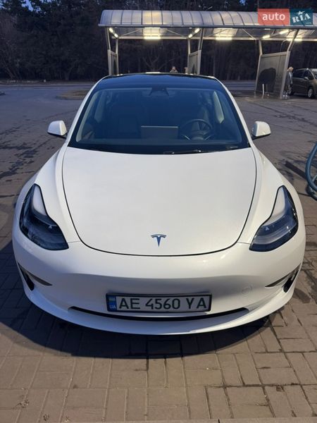 Седан Tesla Model 3 2023 в Днепре