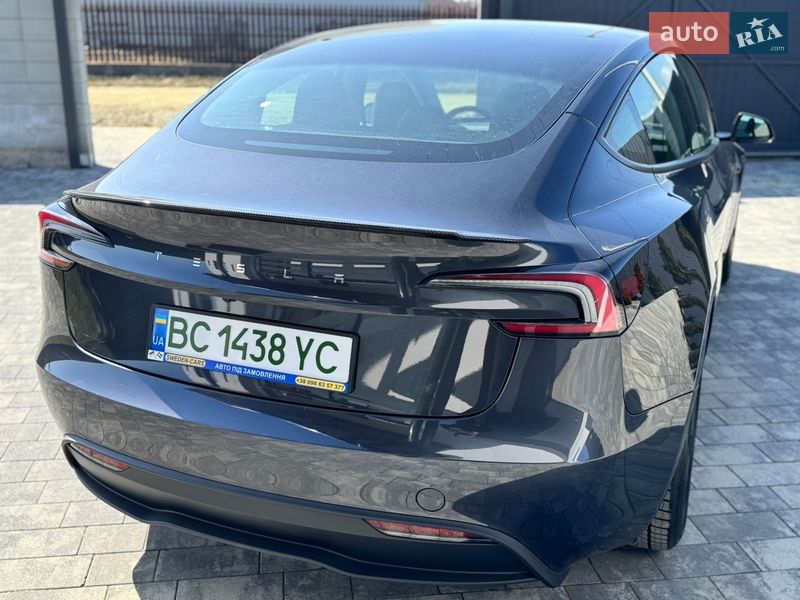 Седан Tesla Model 3 2024 в Стрые