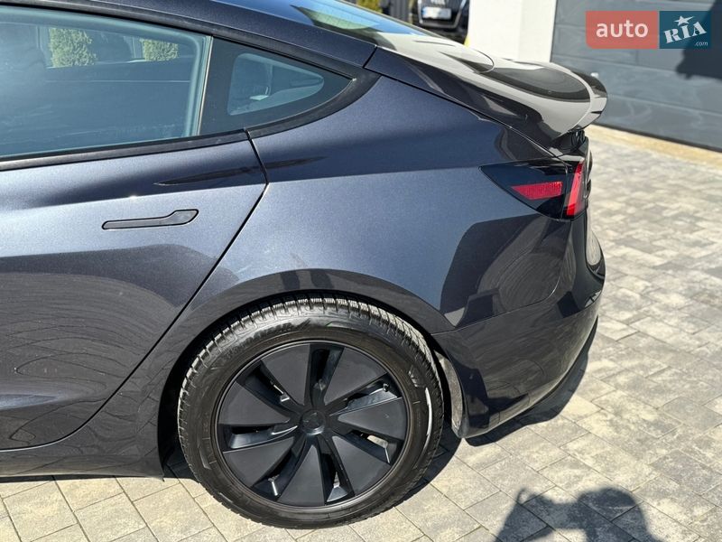 Седан Tesla Model 3 2024 в Стрые