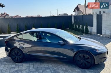 Седан Tesla Model 3 2024 в Стрые