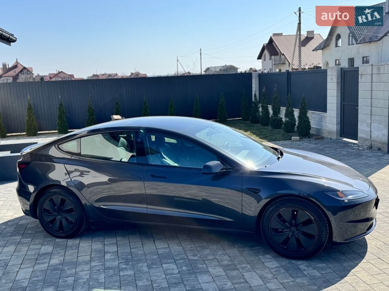 Седан Tesla Model 3 2024 в Стрые