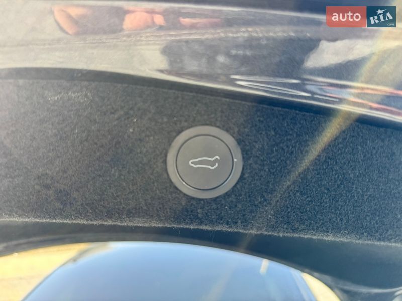 Седан Tesla Model 3 2024 в Стрые