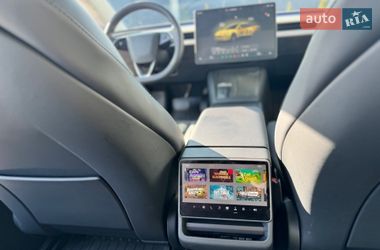 Седан Tesla Model 3 2024 в Стрые