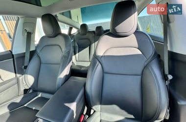 Седан Tesla Model 3 2024 в Стрые
