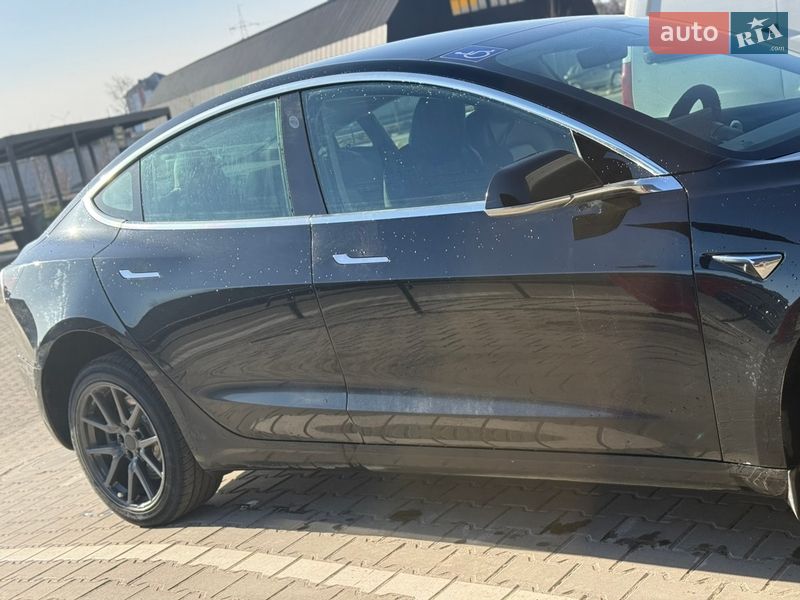 Седан Tesla Model 3 2019 в Ворзеле
