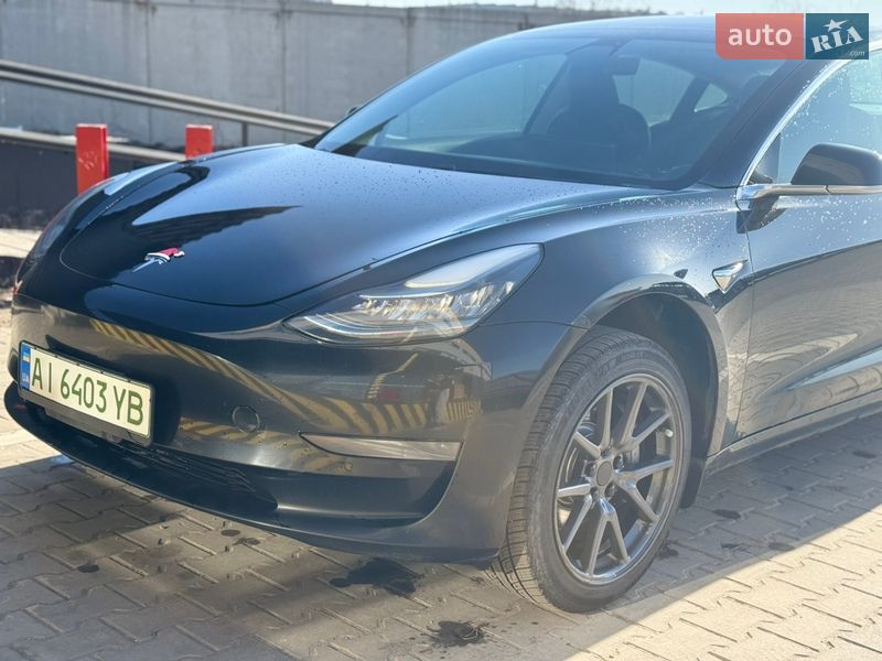 Седан Tesla Model 3 2019 в Ворзеле