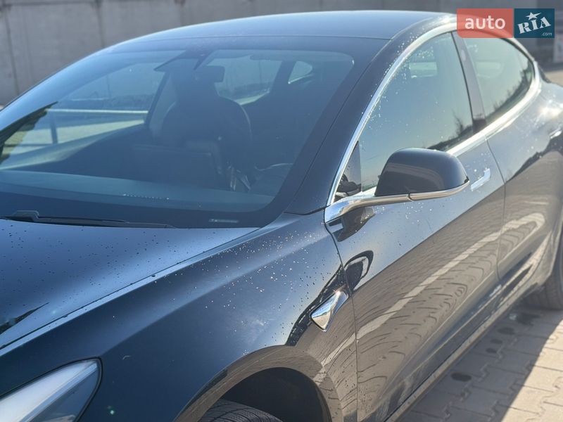Седан Tesla Model 3 2019 в Ворзеле