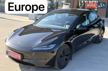 Седан Tesla Model 3 2025 в Киеве