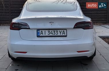 Седан Tesla Model 3 2022 в Буче