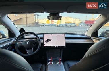 Седан Tesla Model 3 2021 в Виннице