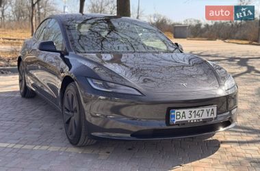 Седан Tesla Model 3 2024 в Кропивницькому