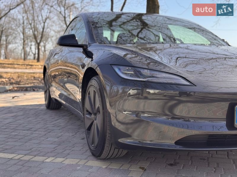 Седан Tesla Model 3 2024 в Кропивницькому