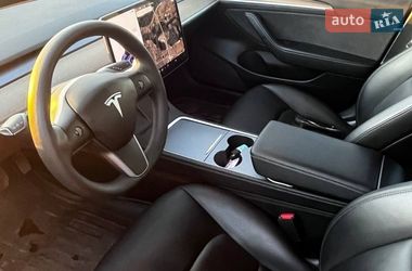 Седан Tesla Model 3 2021 в Киеве
