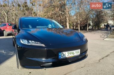 Седан Tesla Model 3 2024 в Києві