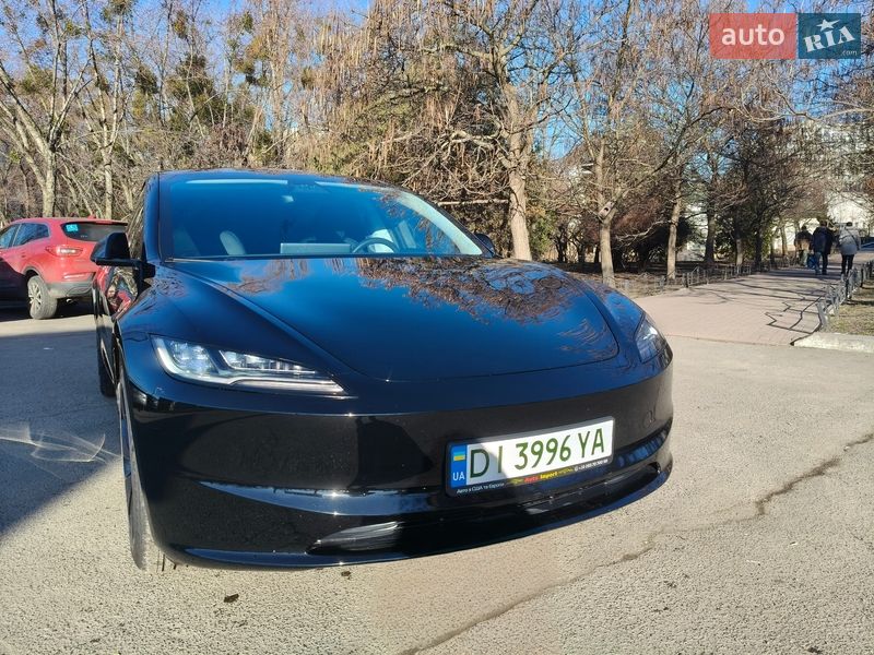 Седан Tesla Model 3 2024 в Києві