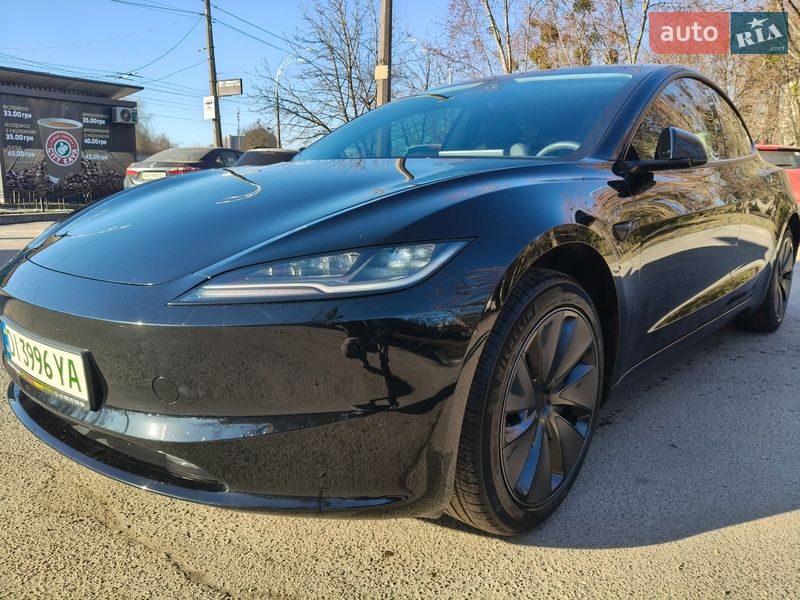 Седан Tesla Model 3 2024 в Києві