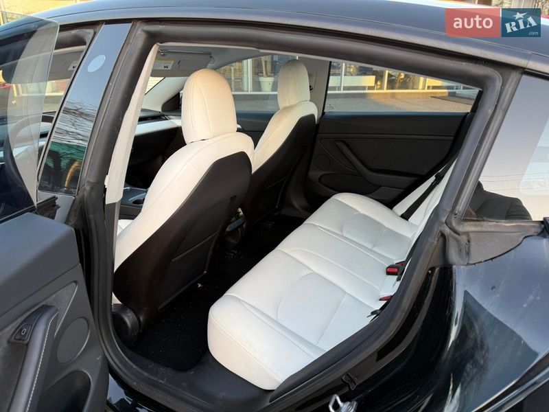 Седан Tesla Model 3 2021 в Одесі