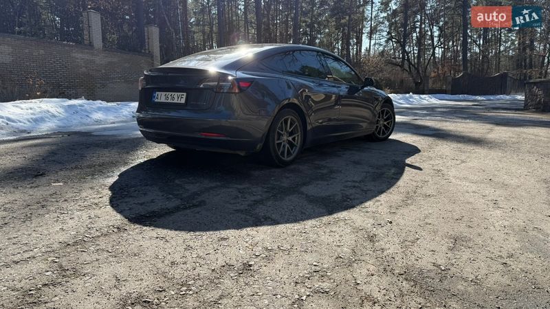 Седан Tesla Model 3 2022 в Обухове