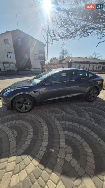 Седан Tesla Model 3 2023 в Кропивницькому
