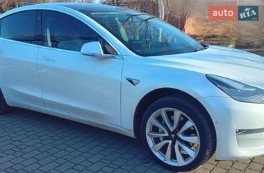 Седан Tesla Model 3 2019 в Киеве