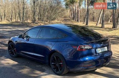 Седан Tesla Model 3 2021 в Києві