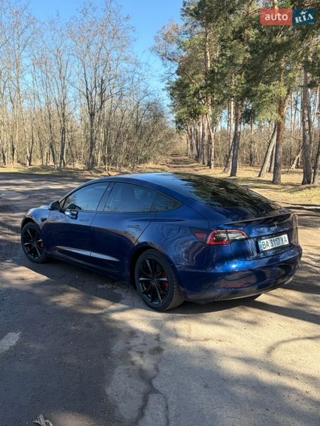 Седан Tesla Model 3 2021 в Києві