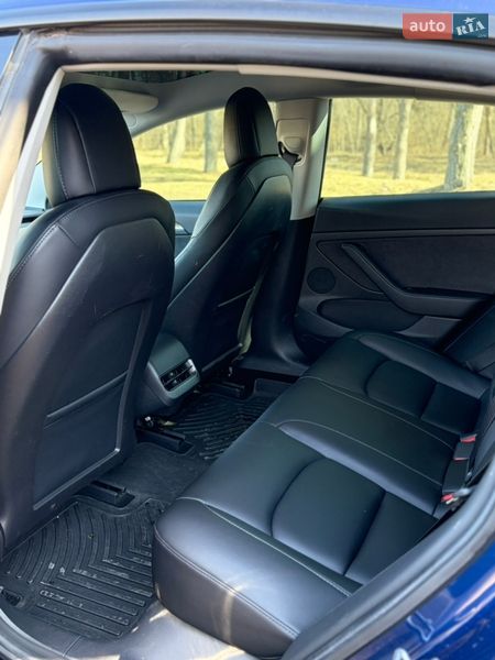 Седан Tesla Model 3 2021 в Києві