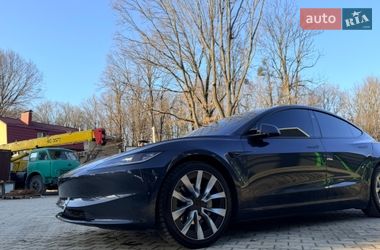 Седан Tesla Model 3 2024 в Виннице