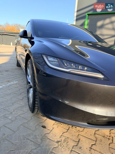 Седан Tesla Model 3 2024 в Виннице