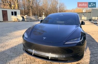 Седан Tesla Model 3 2024 в Виннице