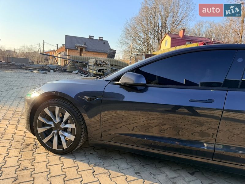 Седан Tesla Model 3 2024 в Виннице
