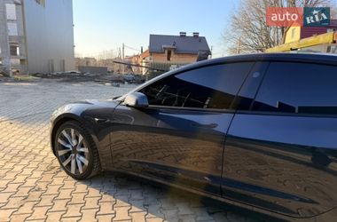 Седан Tesla Model 3 2024 в Виннице